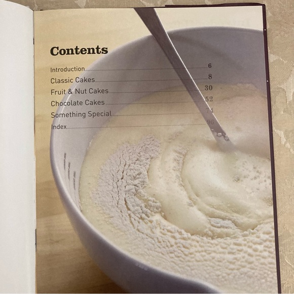 Traditional Family Cakes Easy-to-make Classic Favorites Book 2011 - Picture 7 of 7